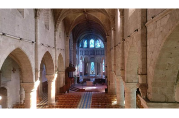 L'Abbatiale Notre-Dame, chef d'oeuvre de l'art roman Ville de Beaugency
